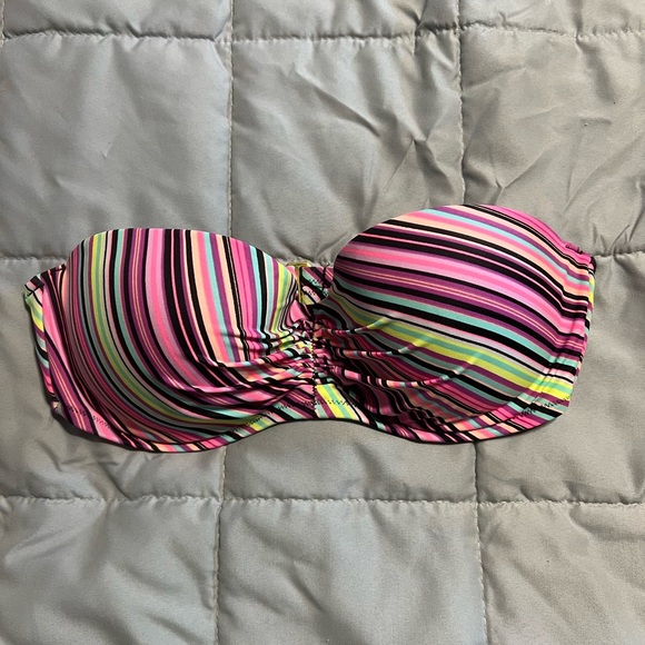 Victoria’s Secret strapless bikini top - Picture 1 of 3